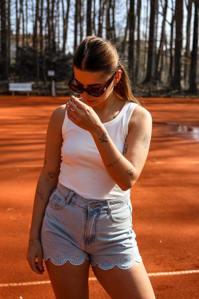 Short Dina 