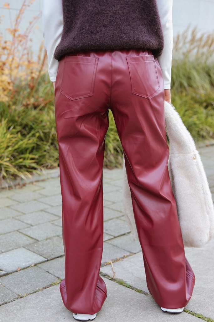 Simili Burgundy 