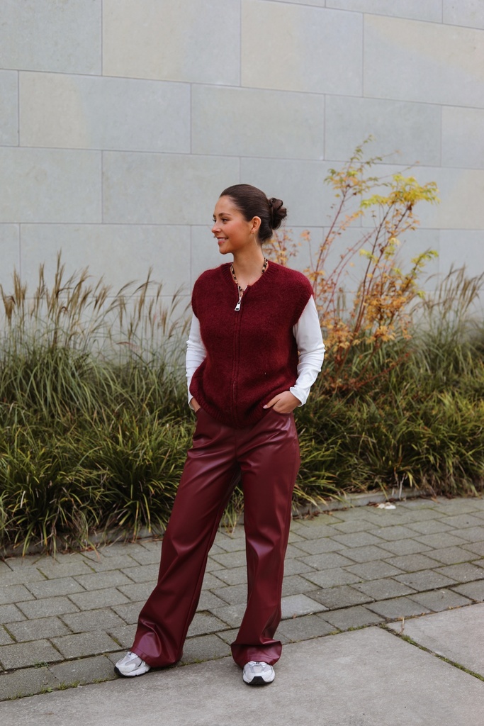 Simili Burgundy 