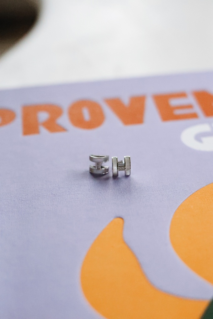 Boucles d’oreilles H