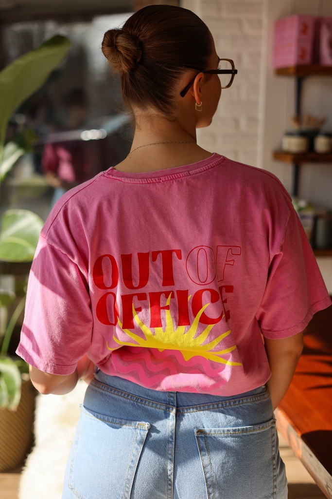 T-shirt Out Of Office 