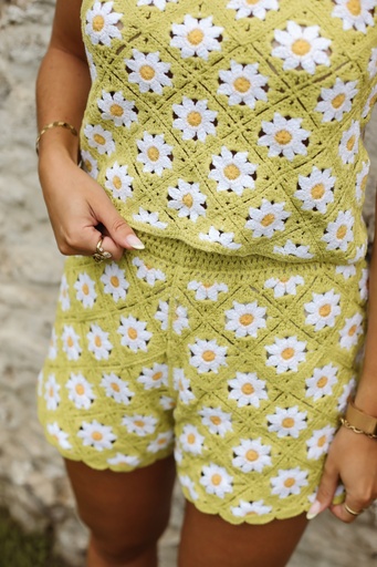 Short crochet Green Marguerite 