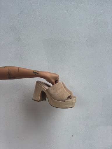 Talons Evie